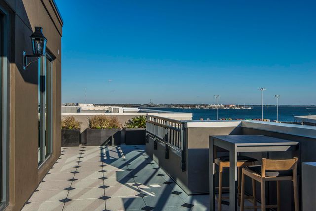 5 Gadsdenboro Street Apt 312, Charleston, SC 29401