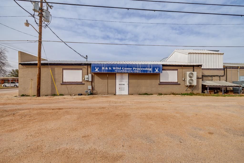 Image 1 of property listing at 114 N Washington Street, Bronte, TX 76933