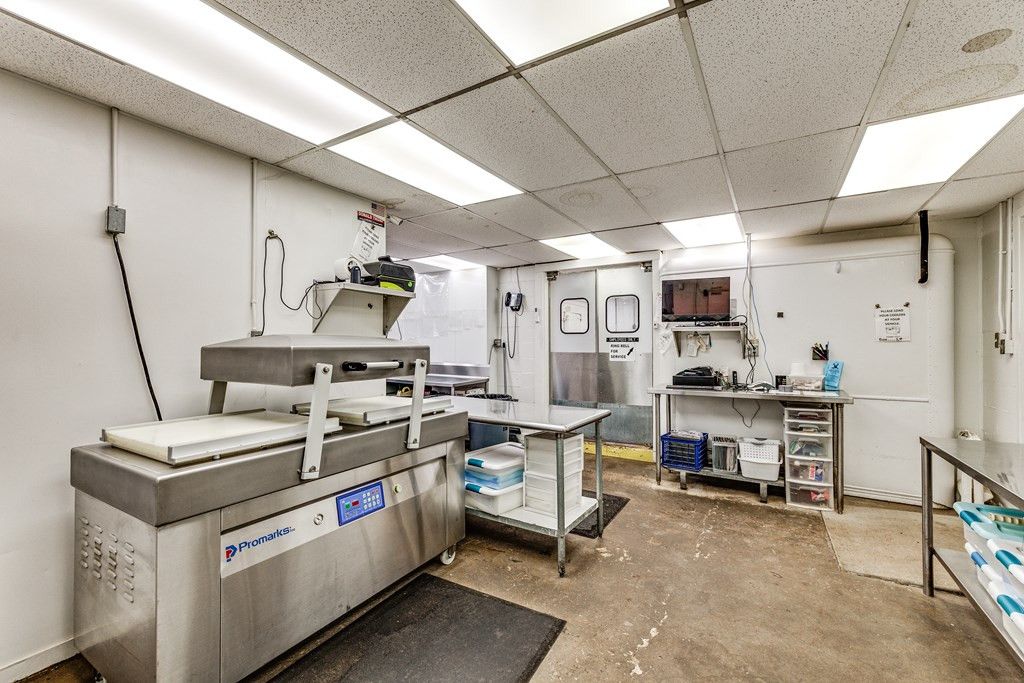 Image 13 of property listing at 114 N Washington Street, Bronte, TX 76933