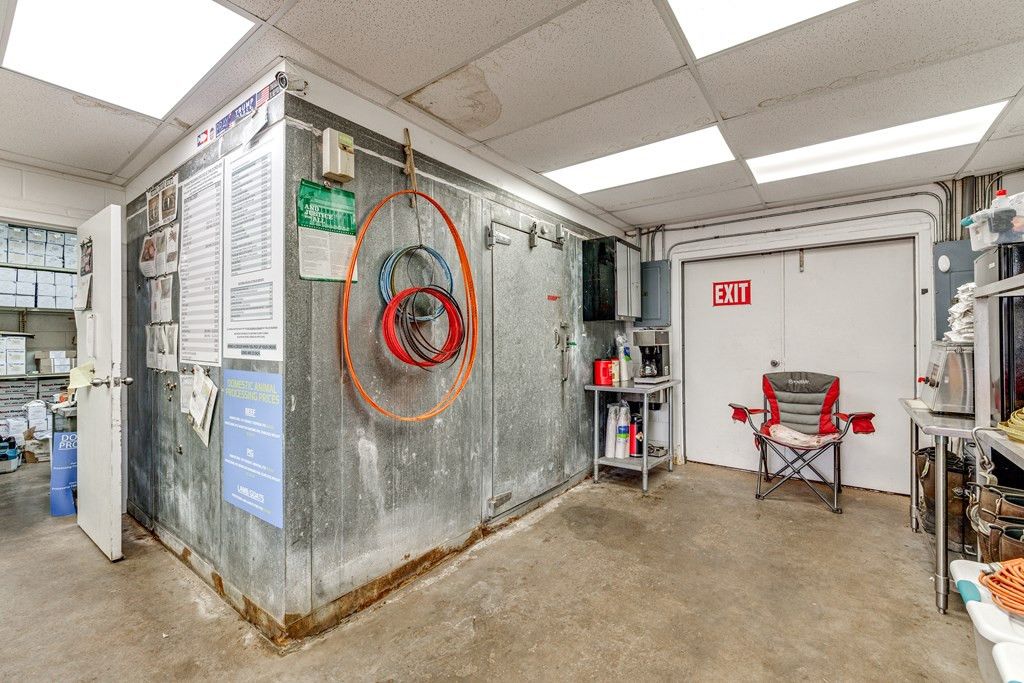 Image 40 of property listing at 114 N Washington Street, Bronte, TX 76933