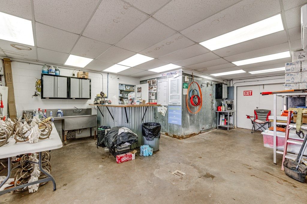Image 41 of property listing at 114 N Washington Street, Bronte, TX 76933