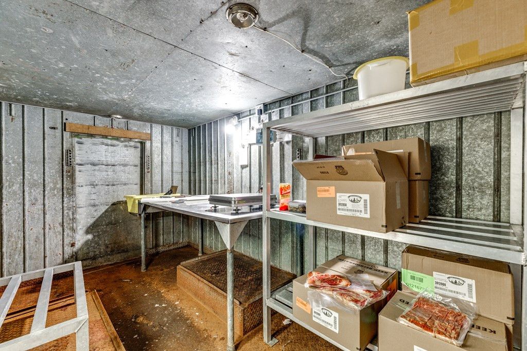 Image 42 of property listing at 114 N Washington Street, Bronte, TX 76933