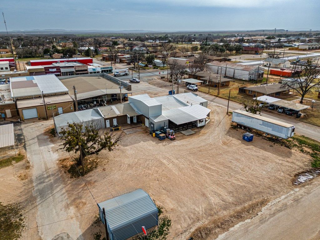 Image 45 of property listing at 114 N Washington Street, Bronte, TX 76933