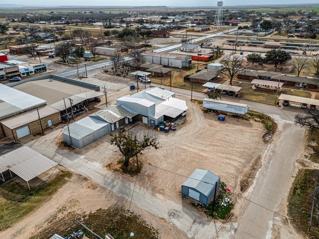 Image 46 of property listing at 114 N Washington Street, Bronte, TX 76933