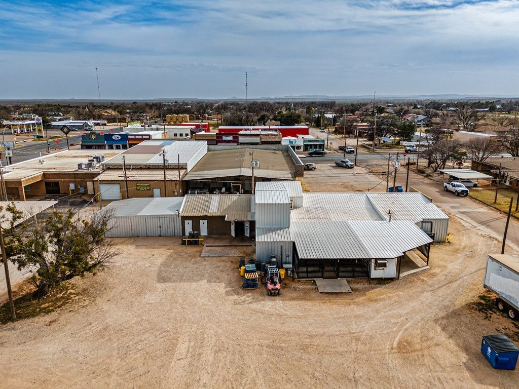 Image 47 of property listing at 114 N Washington Street, Bronte, TX 76933