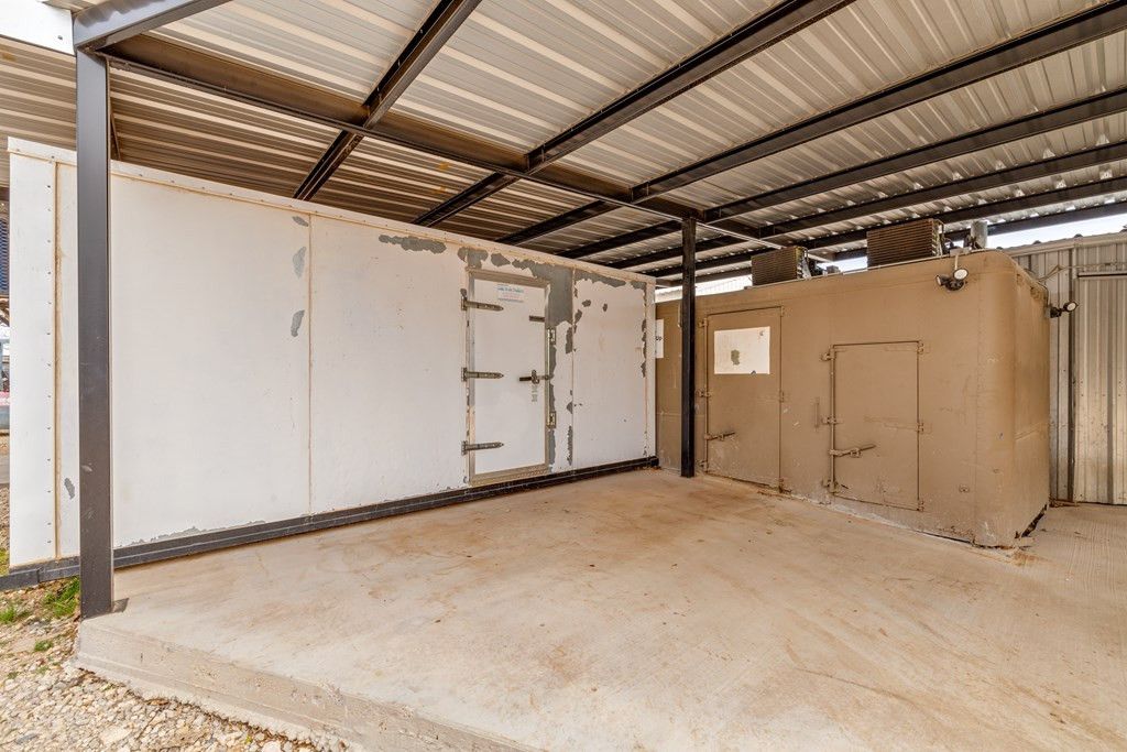 Image 53 of property listing at 114 N Washington Street, Bronte, TX 76933
