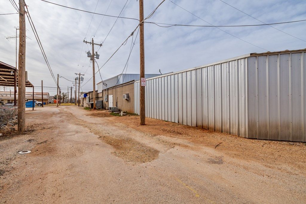Image 54 of property listing at 114 N Washington Street, Bronte, TX 76933