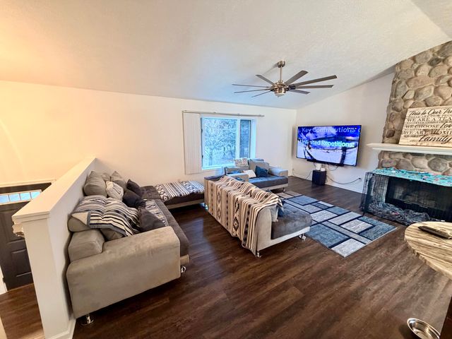 566 S Dangl Road, Muskegon, MI 49442