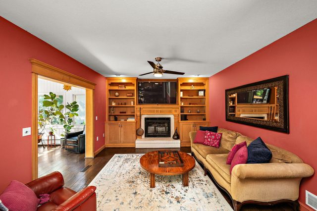 12155 Gantry Lane, Apple Valley, MN 55124