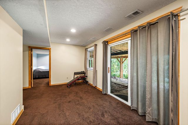 12155 Gantry Lane, Apple Valley, MN 55124