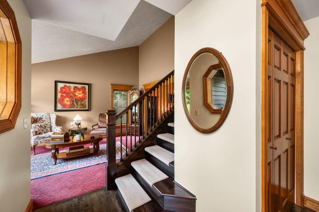 12155 Gantry Lane, Apple Valley, MN 55124