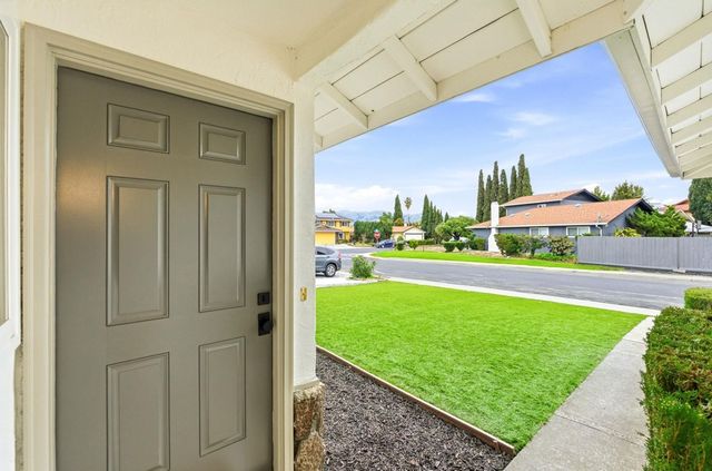 1111 1111 Stellar Way, Milpitas, CA 95035