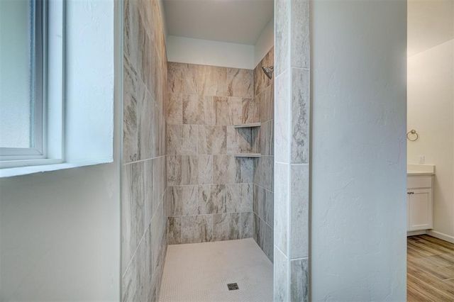 528 NW 175th Street, Edmond, OK 73012
