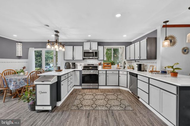 1810 MEETINGHOUSE RD, Upper Chichester, PA 19061