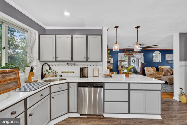 1810 MEETINGHOUSE RD, Upper Chichester, PA 19061