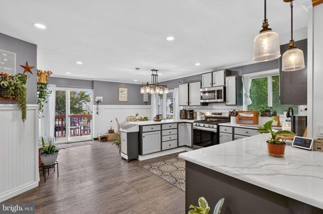 1810 MEETINGHOUSE RD, Upper Chichester, PA 19061