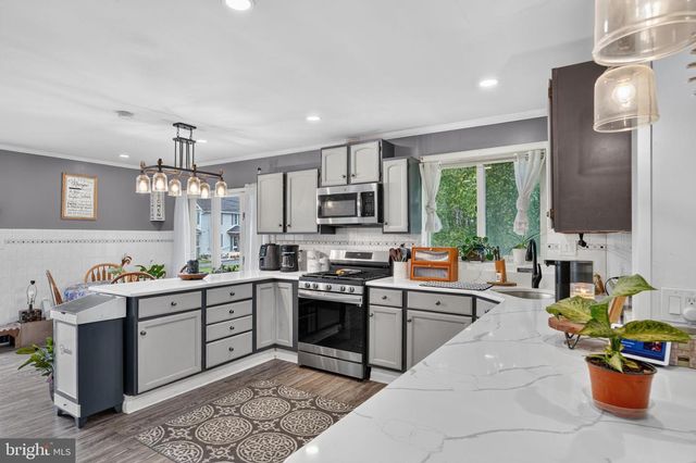 1810 MEETINGHOUSE RD, Upper Chichester, PA 19061