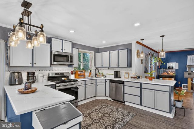1810 MEETINGHOUSE RD, Upper Chichester, PA 19061