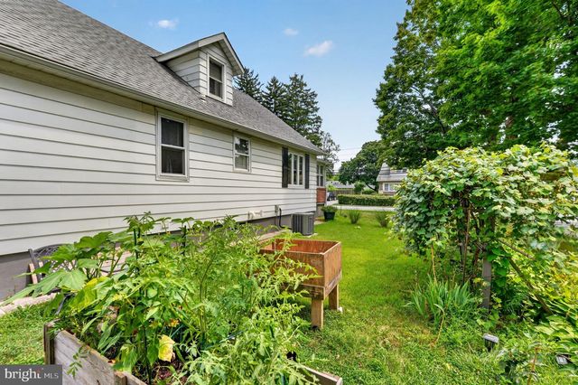 1810 MEETINGHOUSE RD, Upper Chichester, PA 19061
