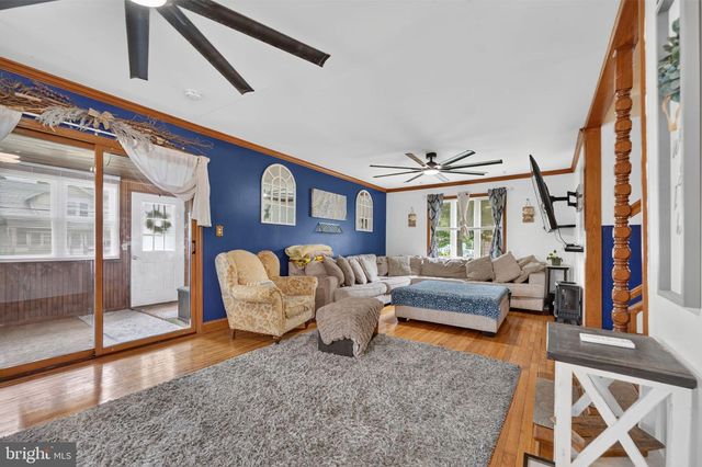 1810 MEETINGHOUSE RD, Upper Chichester, PA 19061
