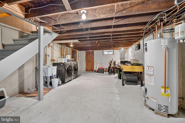 1810 MEETINGHOUSE RD, Upper Chichester, PA 19061