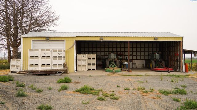 58802 N Hinzerling Rd., Prosser, WA 99350