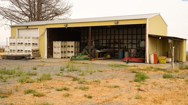 58802 N Hinzerling Rd., Prosser, WA 99350