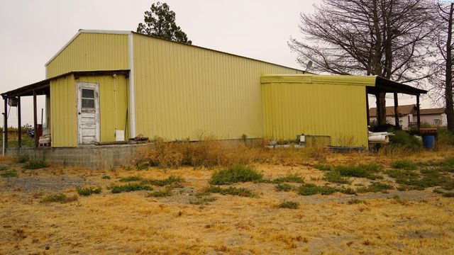 58802 N Hinzerling Rd., Prosser, WA 99350