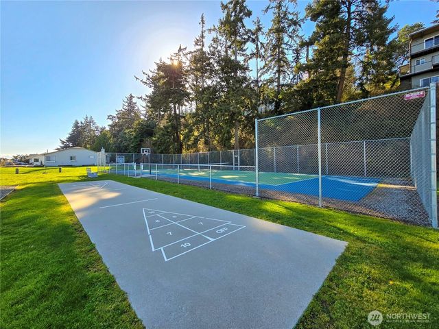 2271 Mariner Beach Drive, Oak Harbor, WA 98277