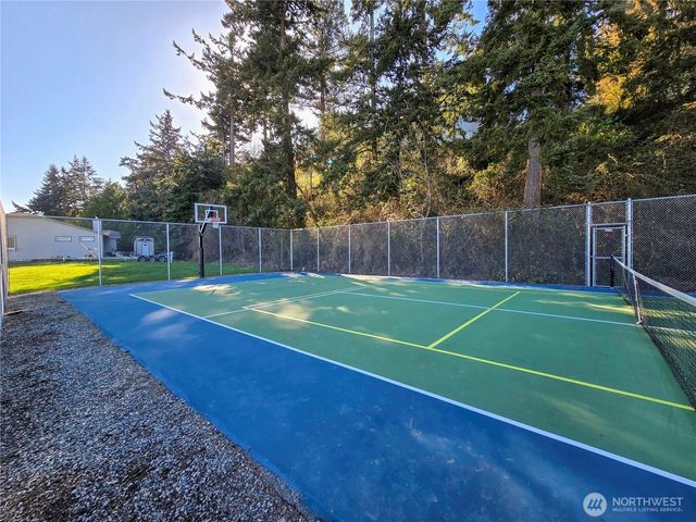 2271 Mariner Beach Drive, Oak Harbor, WA 98277