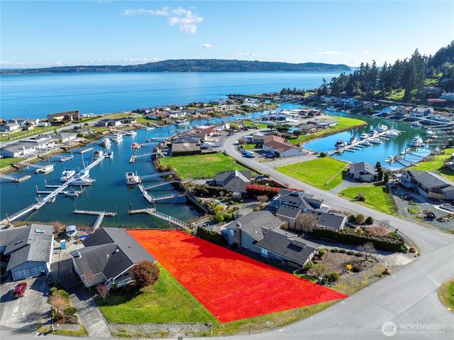 2271 Mariner Beach Drive, Oak Harbor, WA 98277