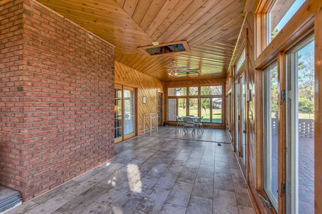 161 Graystone Dr, Gallatin, TN 37066