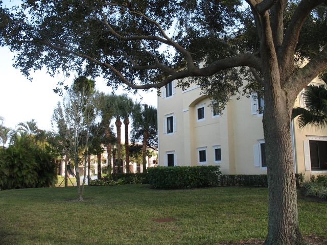 2726 Anzio Court 301, Palm Beach Gardens, FL 33410