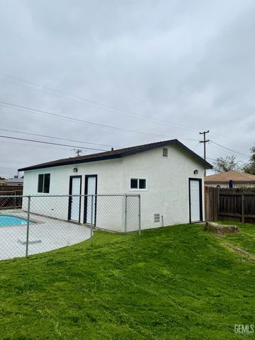 260 Maple Street, Shafter, CA 93263