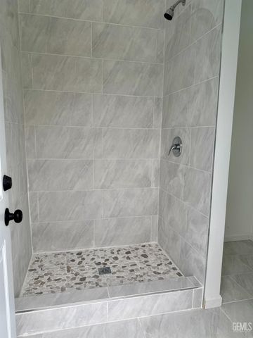 260 Maple Street, Shafter, CA 93263