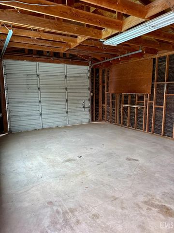 260 Maple Street, Shafter, CA 93263