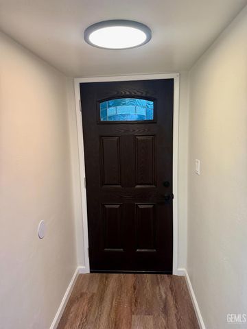 260 Maple Street, Shafter, CA 93263