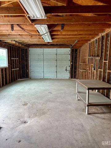 260 Maple Street, Shafter, CA 93263