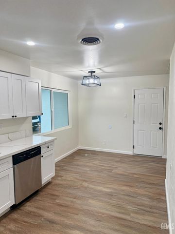 260 Maple Street, Shafter, CA 93263