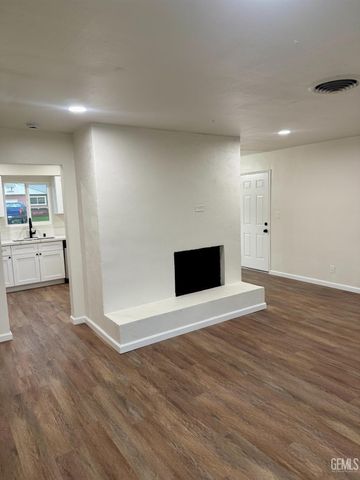 260 Maple Street, Shafter, CA 93263