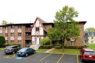 10400 Circle Drive S 102, Oak Lawn, IL 60453