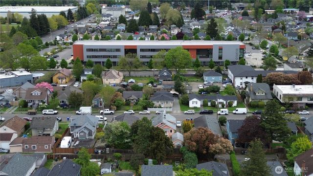 337 Park Avenue N, Renton, WA 98057