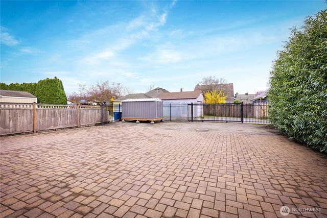 337 Park Avenue N, Renton, WA 98057
