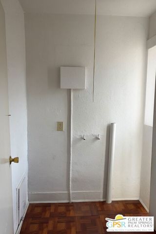 2812 Alsace Avenue, Los Angeles, CA 90016