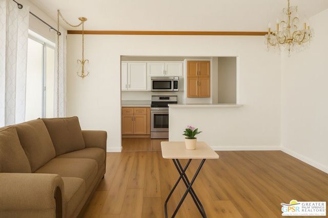 2812 Alsace Avenue, Los Angeles, CA 90016