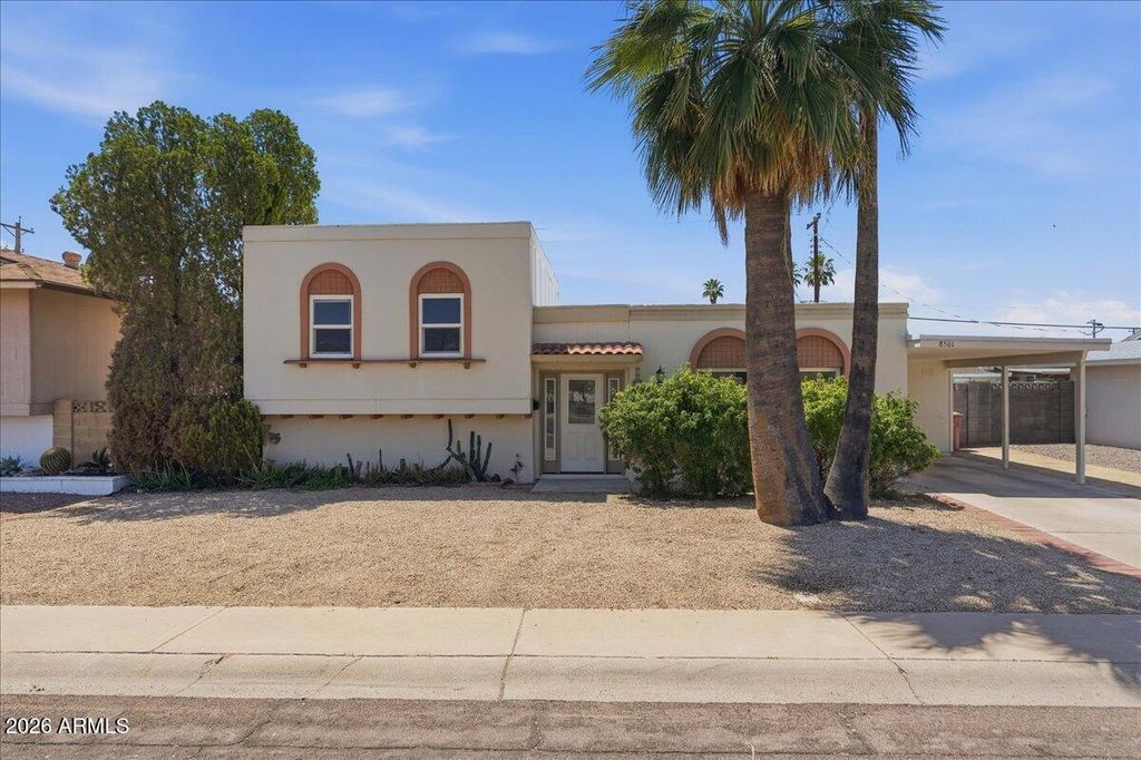 Image 1 of property listing at 8501 E THOMAS Road, Scottsdale, AZ 85251