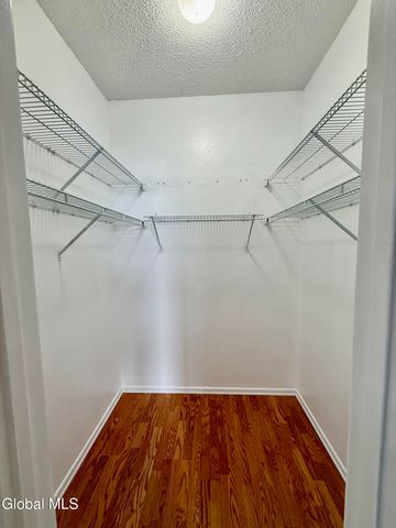 1013 Hampton Pl Boulevard, North Greenbush, NY 12180