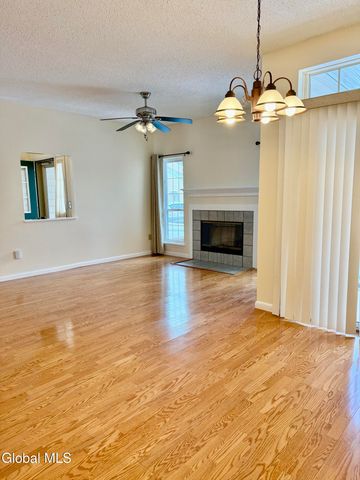 1013 Hampton Pl Boulevard, North Greenbush, NY 12180