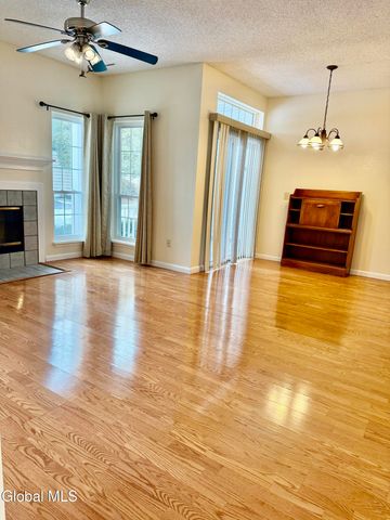 1013 Hampton Pl Boulevard, North Greenbush, NY 12180