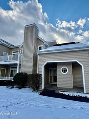 1013 Hampton Pl Boulevard, North Greenbush, NY 12180